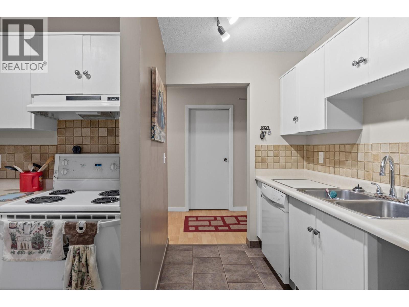 #108 1035 Bernard Avenue - 4