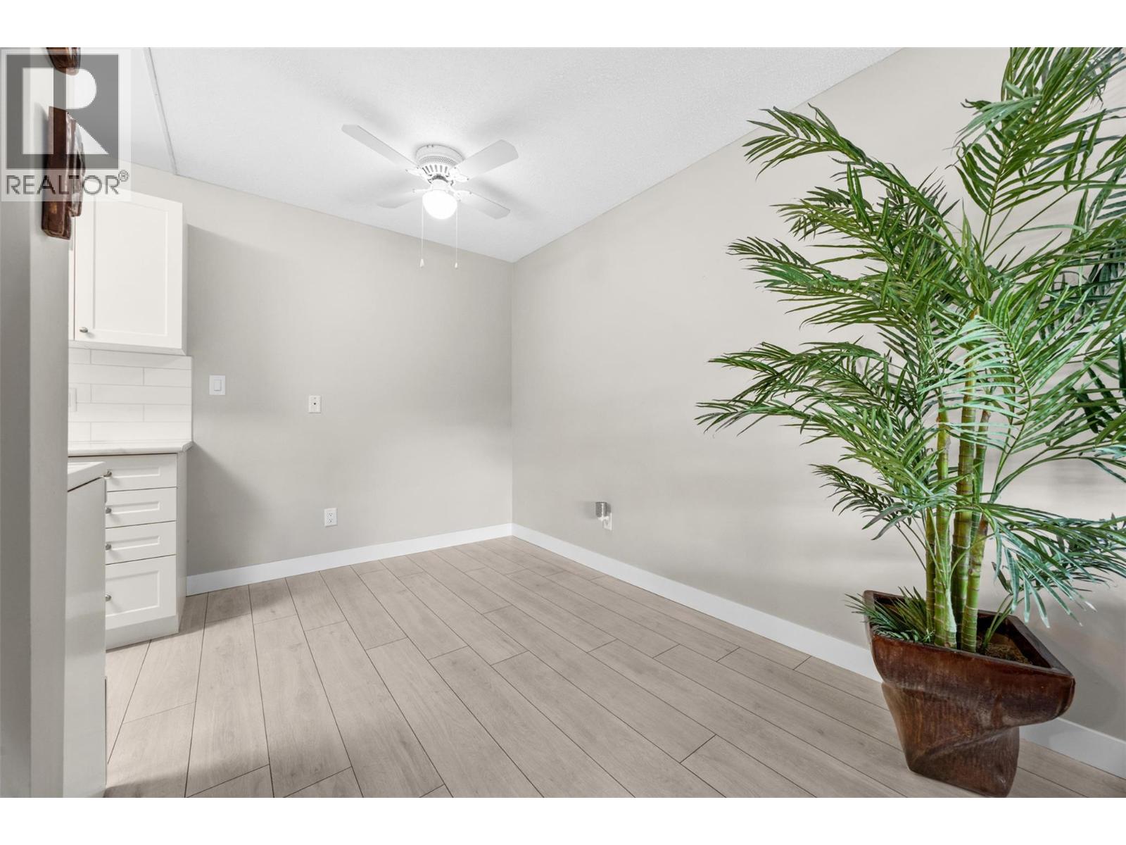 #220 1056 Bernard Avenue - 5