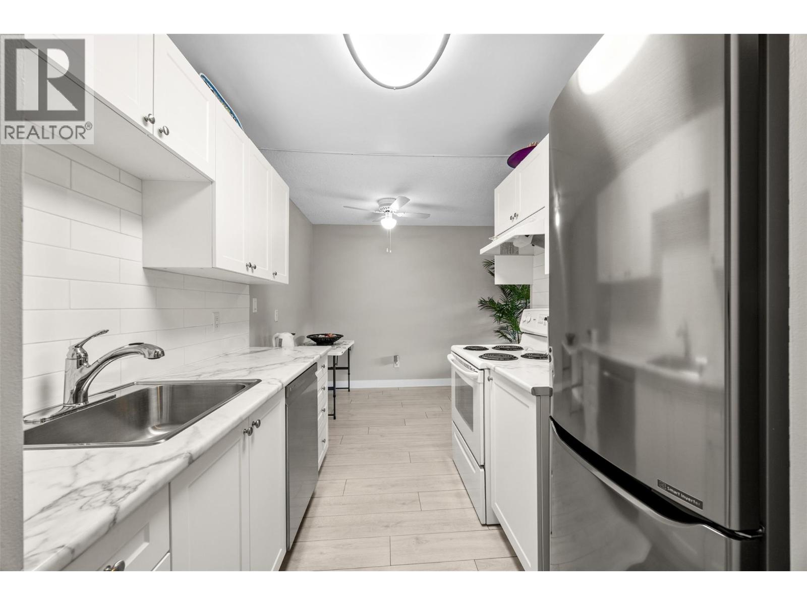 #220 1056 Bernard Avenue - 4