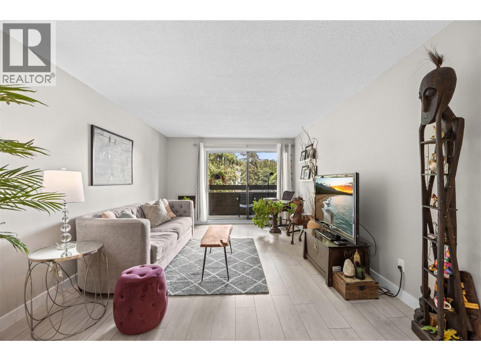 #220 1056 Bernard Avenue - 7
