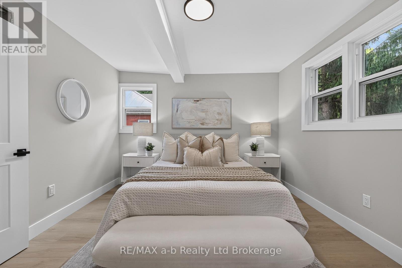 91 WINNIETT STREET - 18
