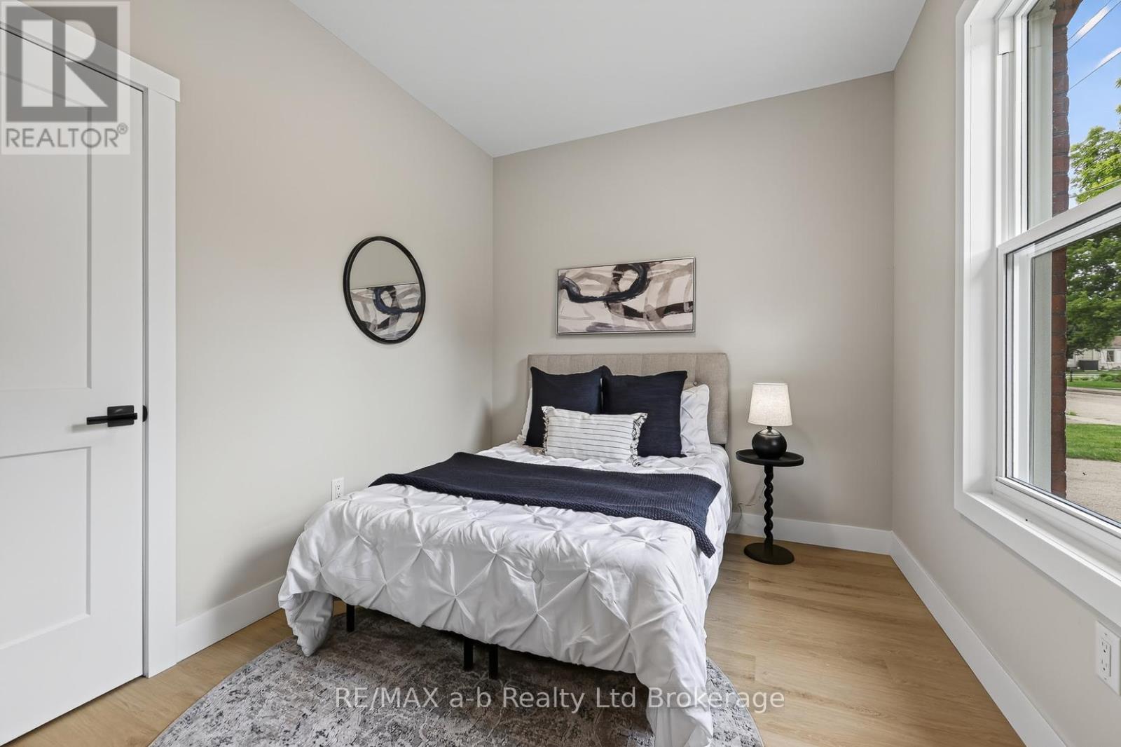 91 WINNIETT STREET - 21