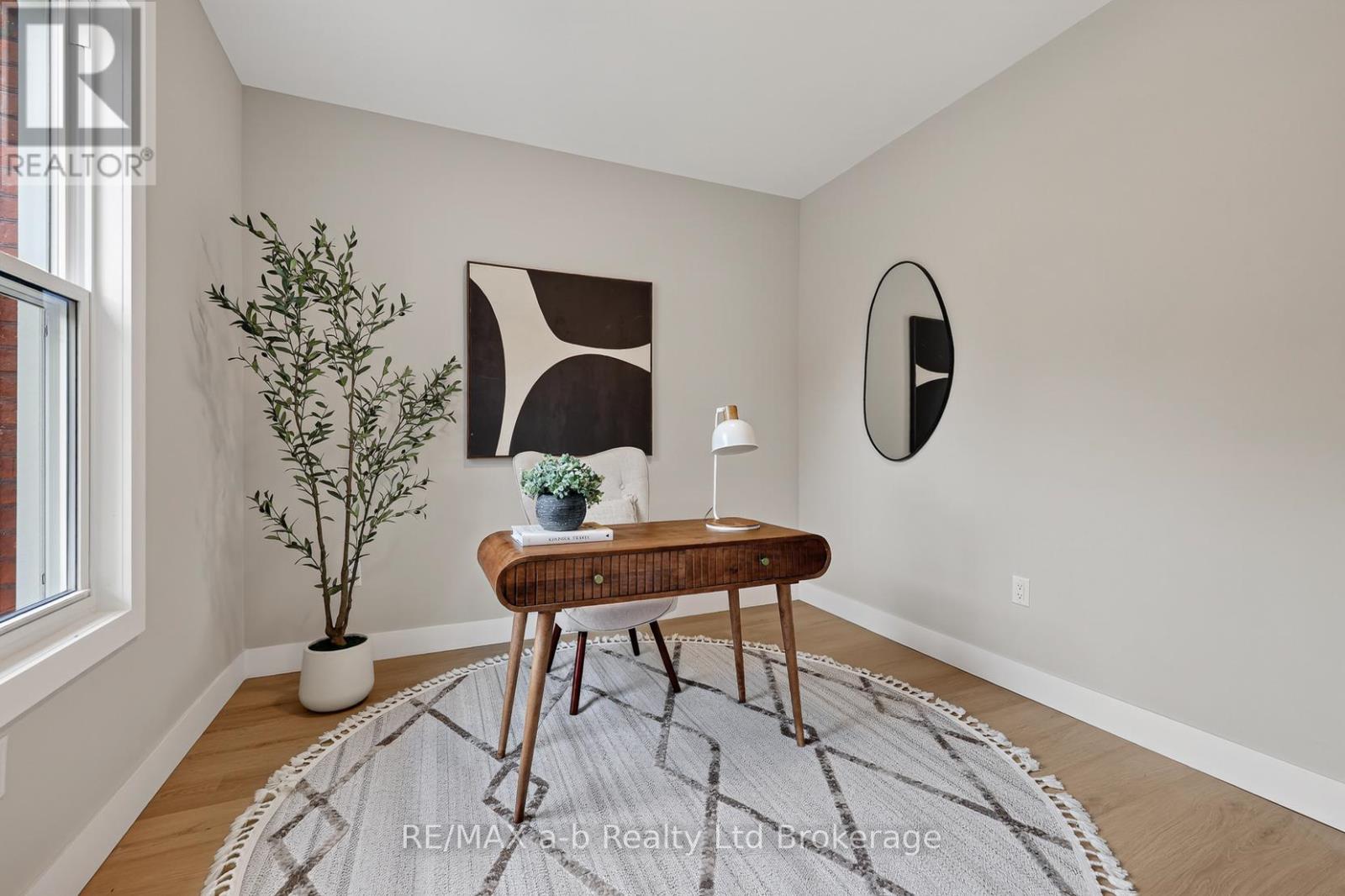 91 WINNIETT STREET - 22