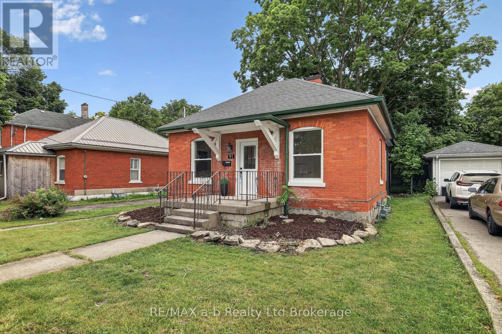 91 WINNIETT STREET - 32