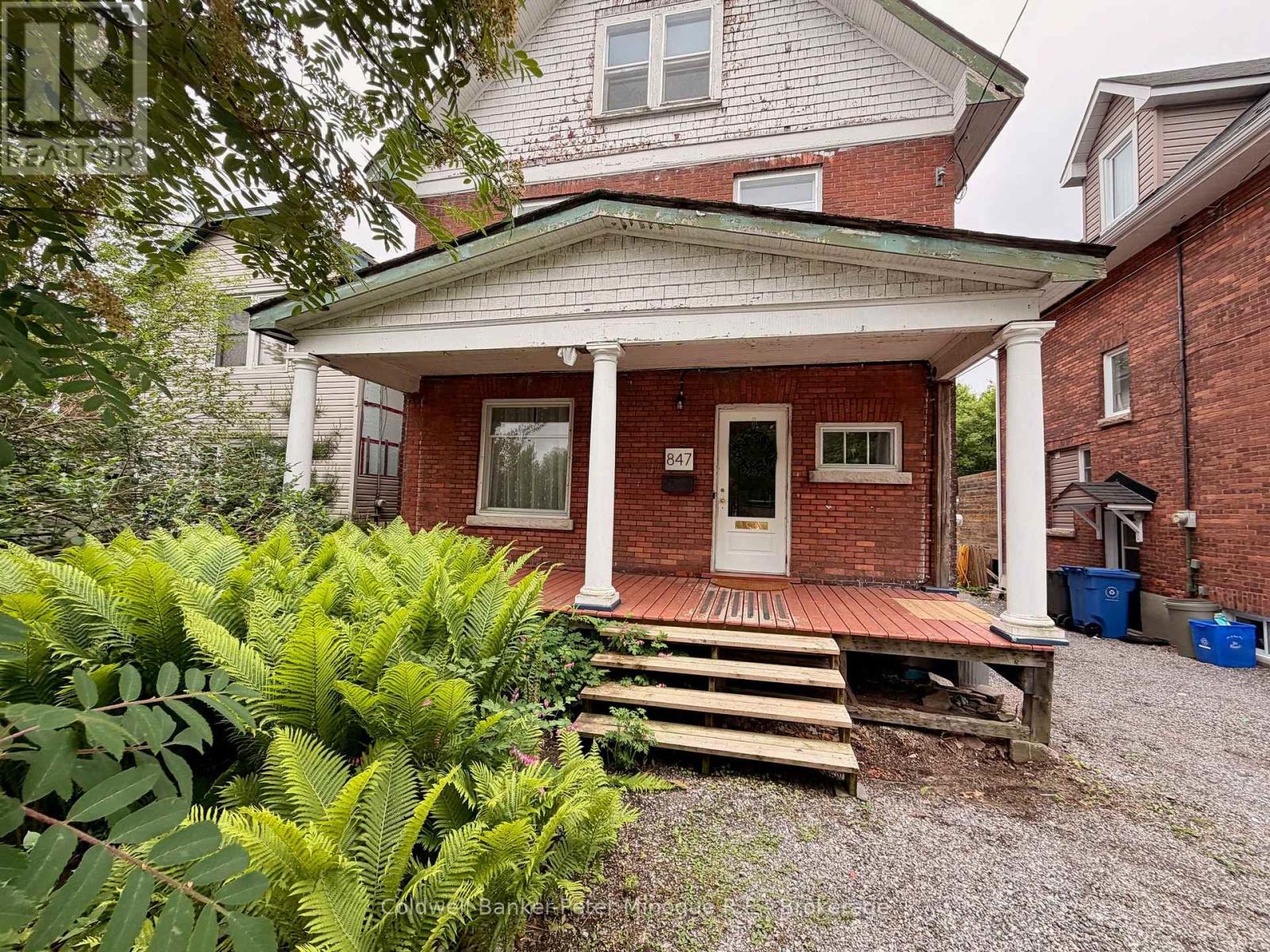 847 MCINTYRE STREET W - 1