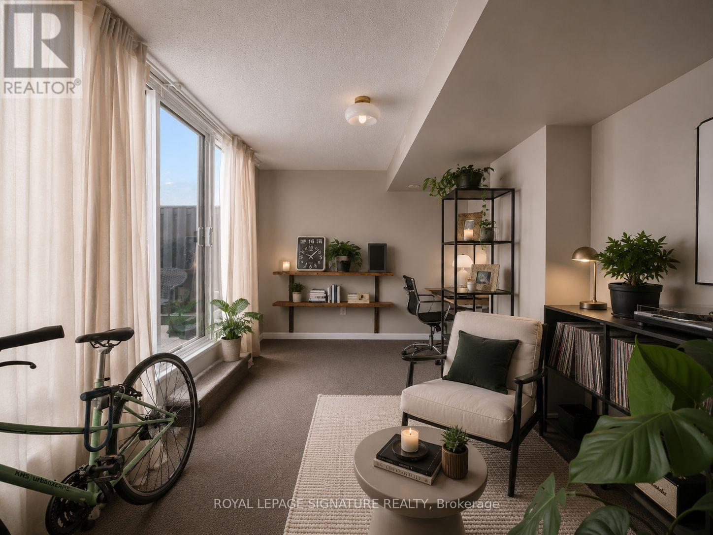 #232 10 FOUNDRY AVENUE - 18