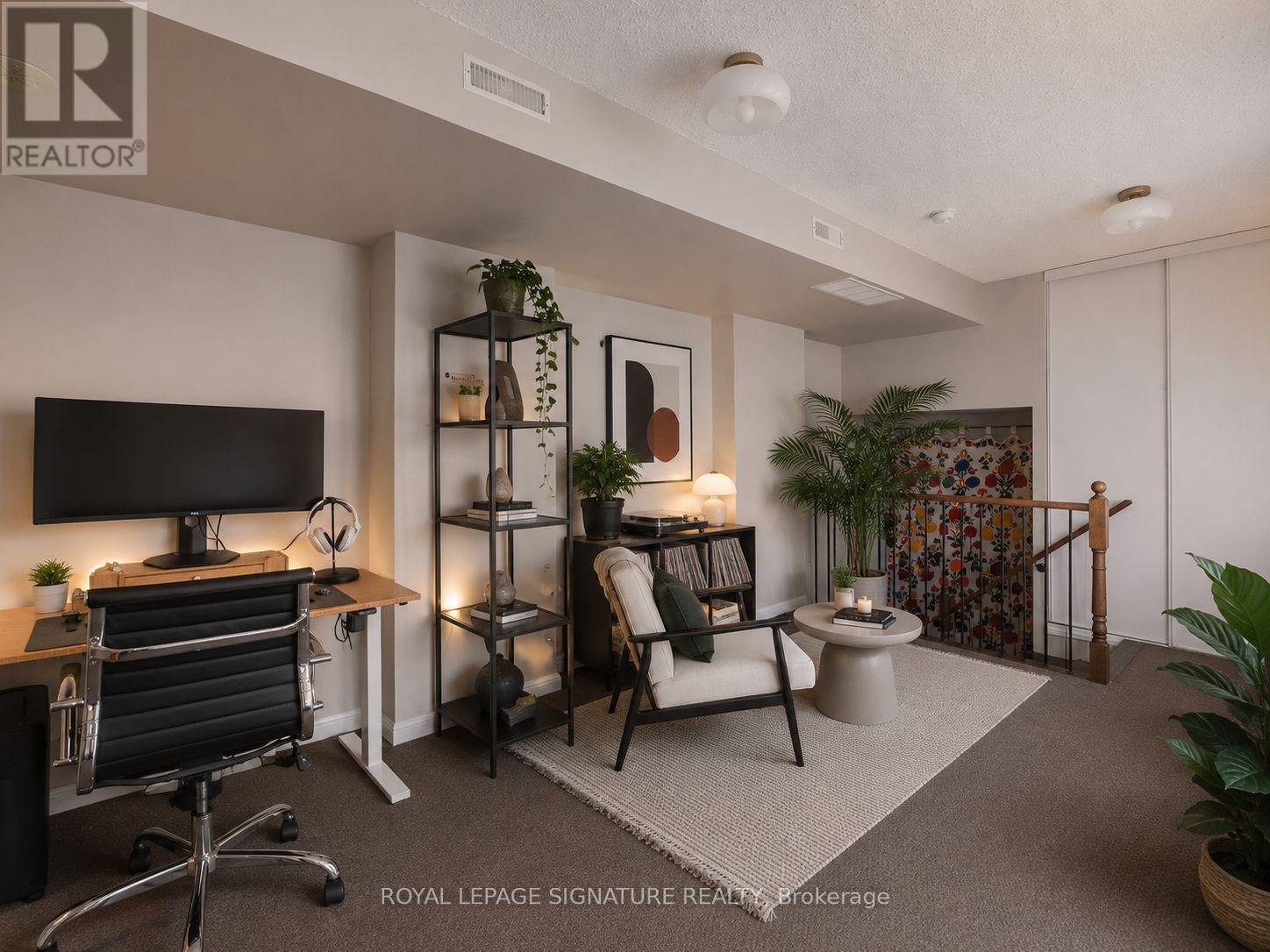 #232 10 FOUNDRY AVENUE - 19