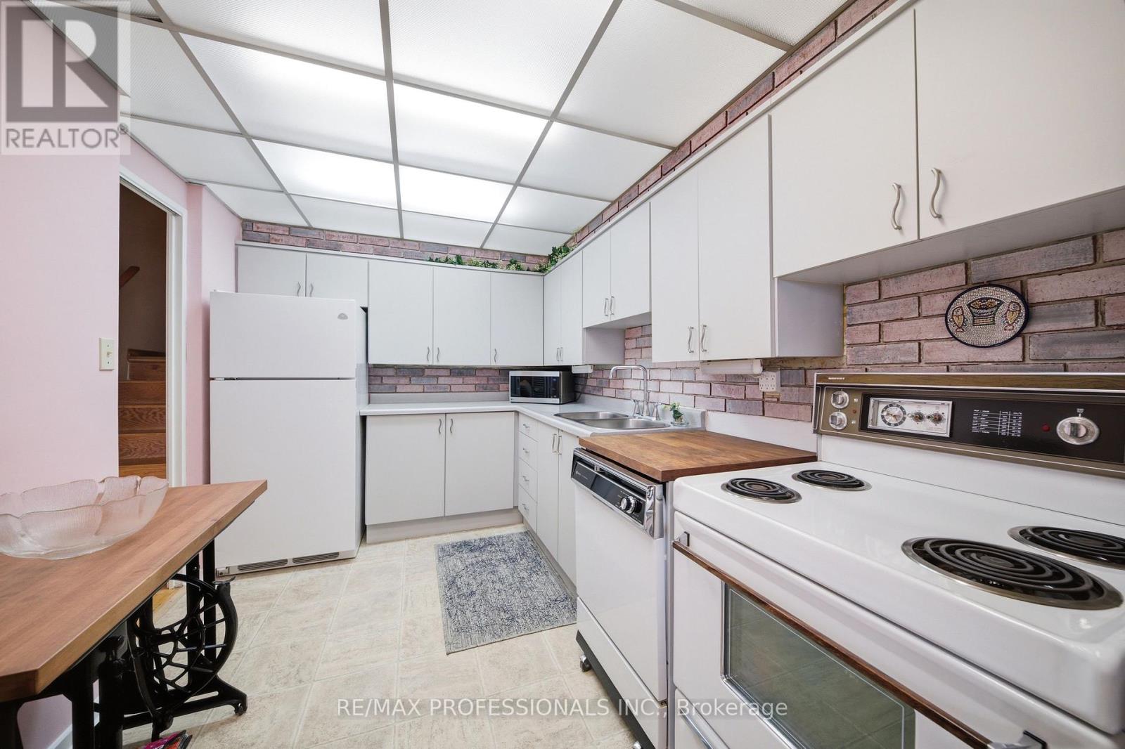 #1208 11 WINCOTT DRIVE - 10