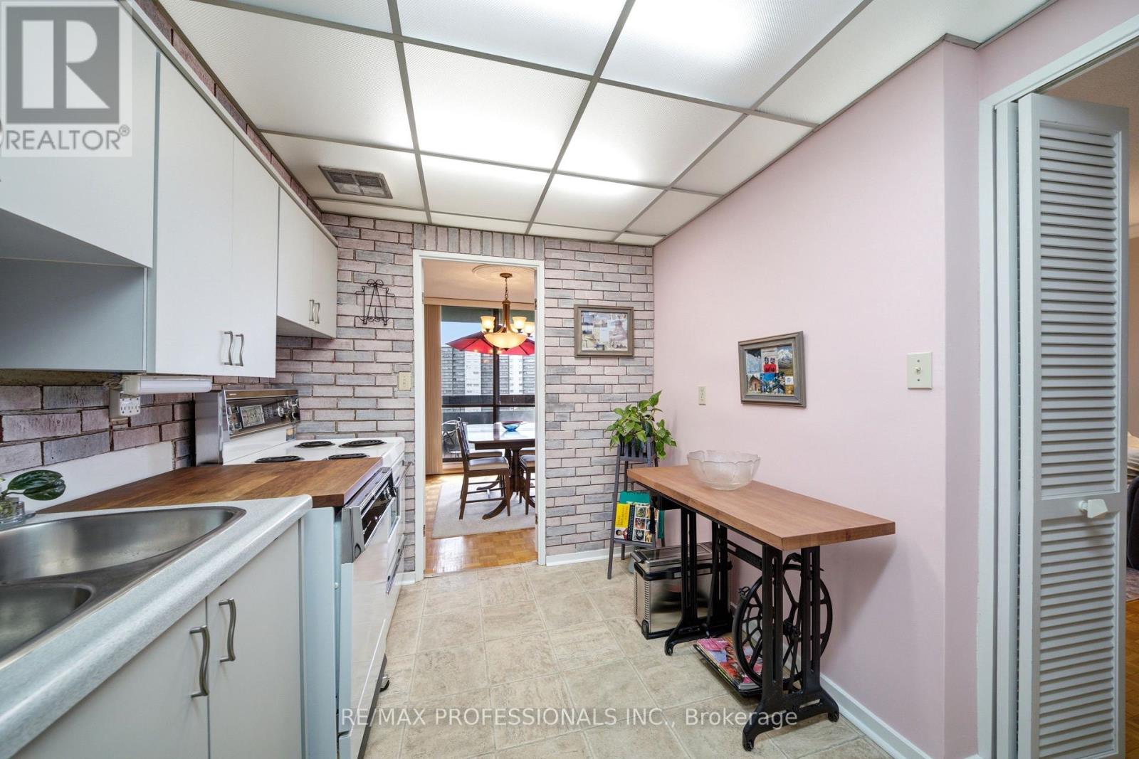 #1208 11 WINCOTT DRIVE - 12