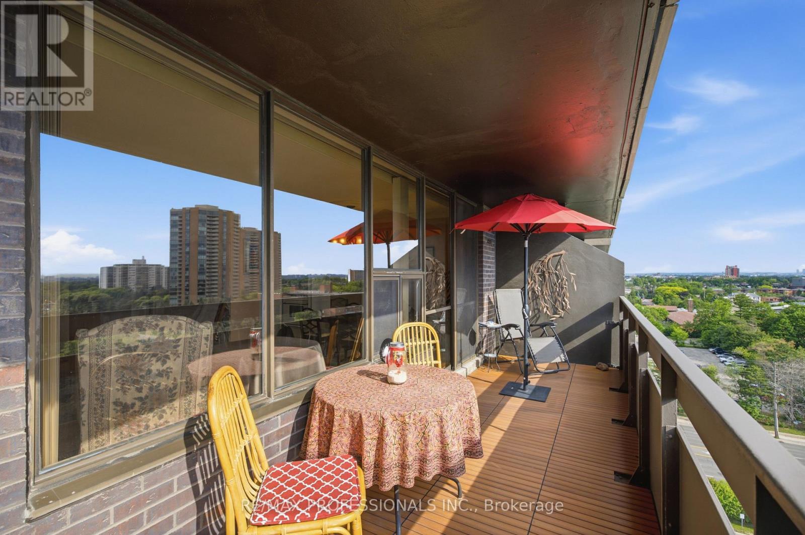 #1208 11 WINCOTT DRIVE - 17