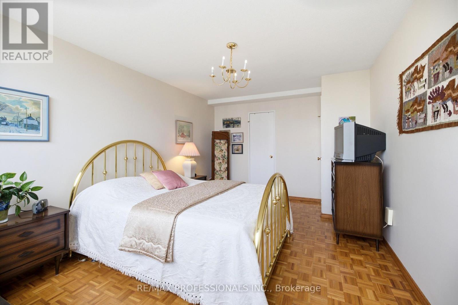#1208 11 WINCOTT DRIVE - 32