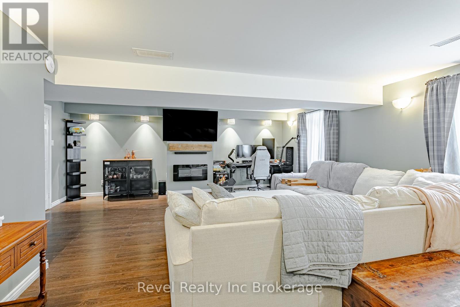 234 THAMES STREET N - 22