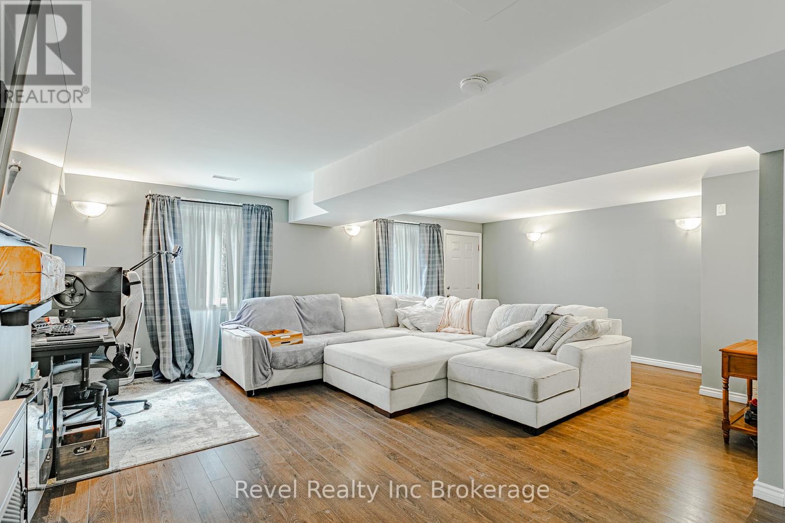 234 THAMES STREET N - 24