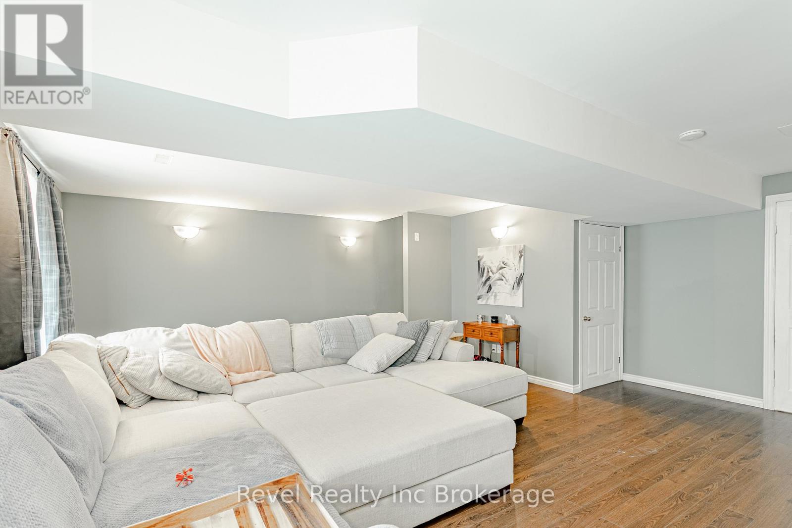 234 THAMES STREET N - 25