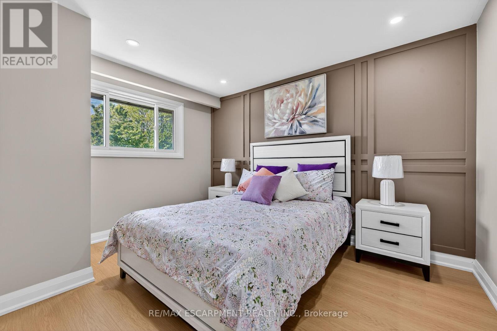 83 RIVERDALE DRIVE - 24