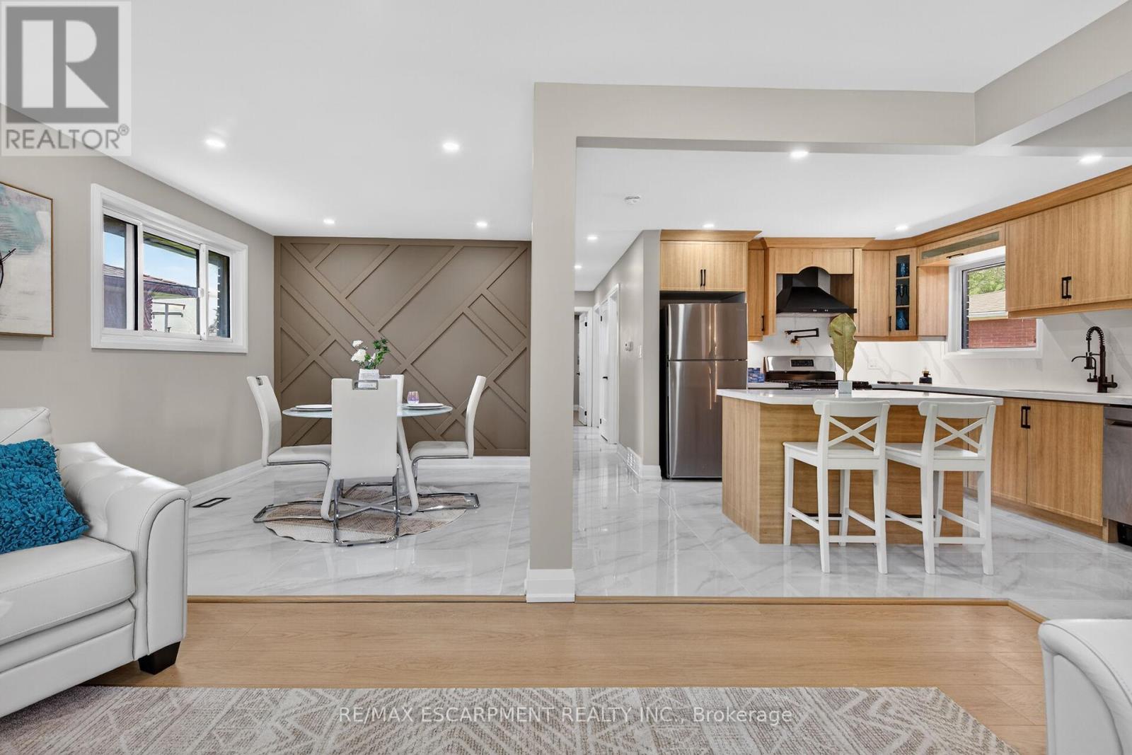 83 RIVERDALE DRIVE - 18
