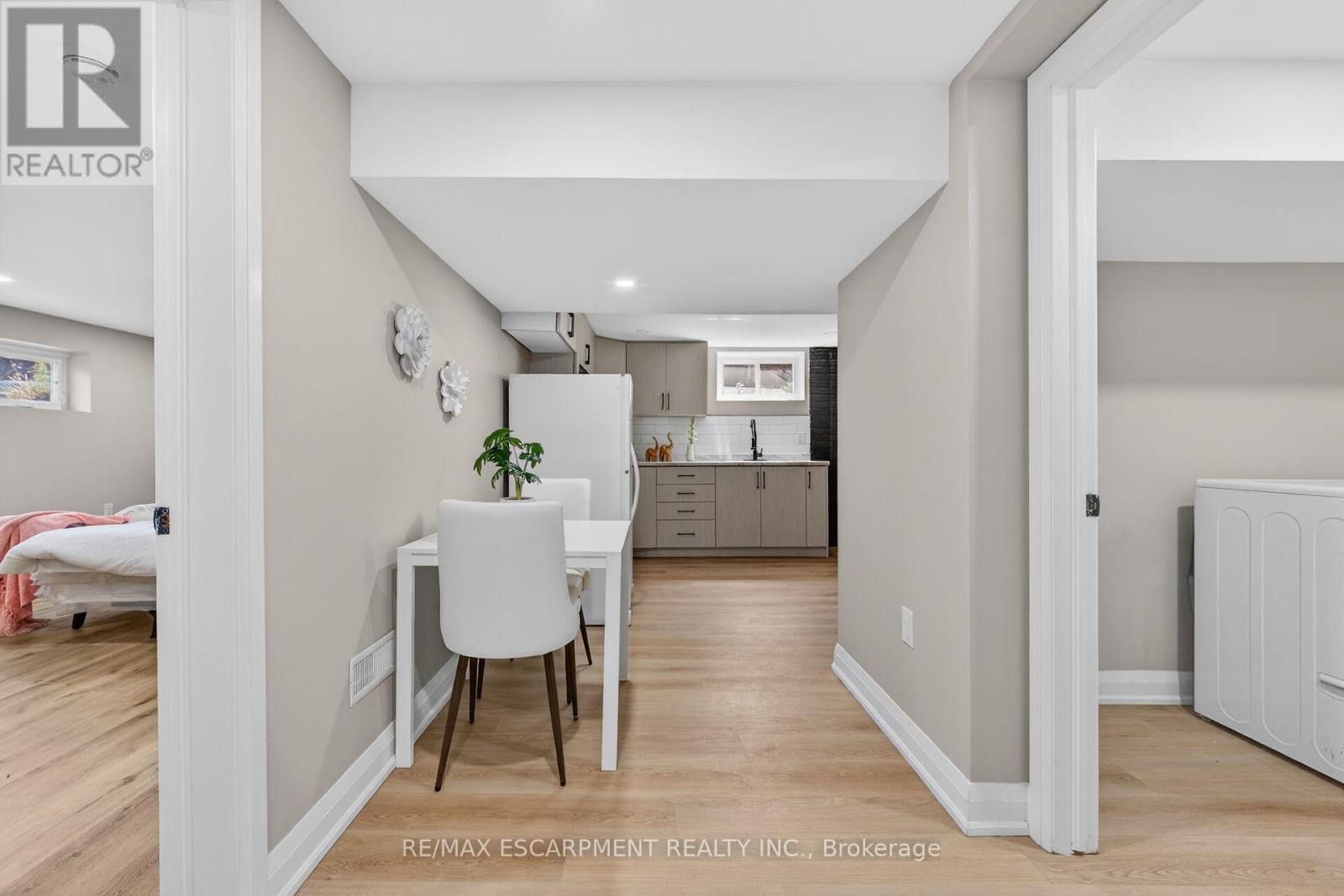 83 RIVERDALE DRIVE - 28