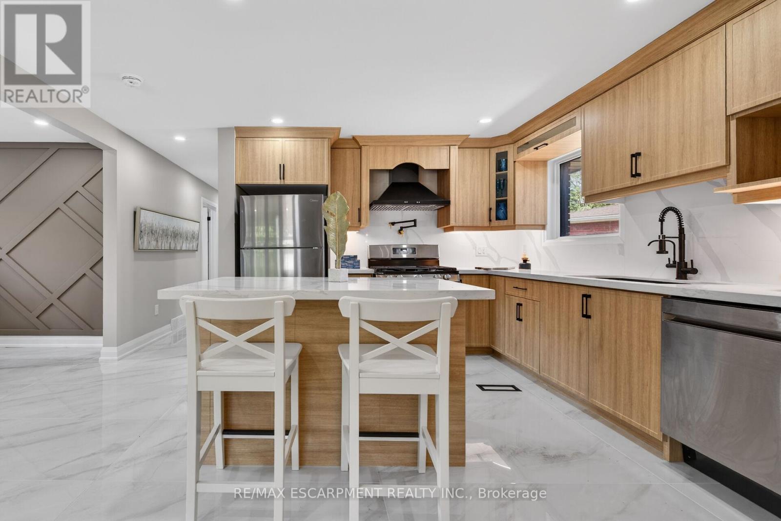 83 RIVERDALE DRIVE - 5