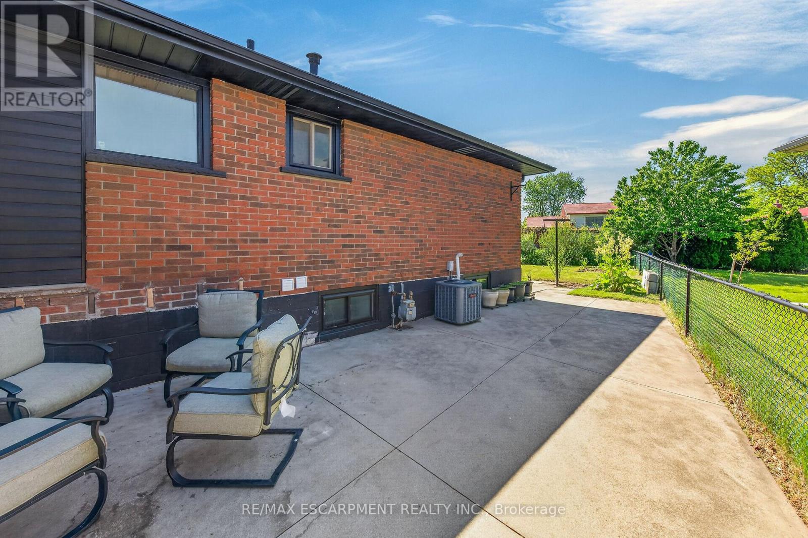 83 RIVERDALE DRIVE - 47