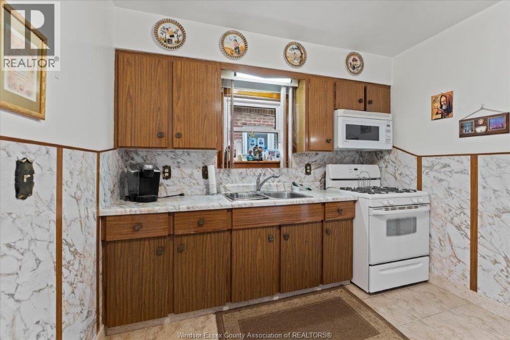 1663 ELSMERE - 11