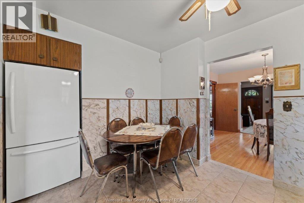 1663 ELSMERE - 12