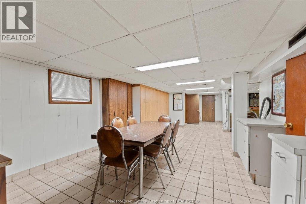 1663 ELSMERE - 24