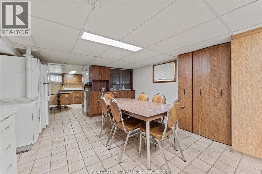 1663 ELSMERE - 25