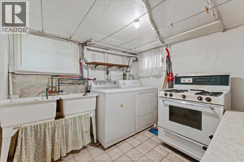 1663 ELSMERE - 26
