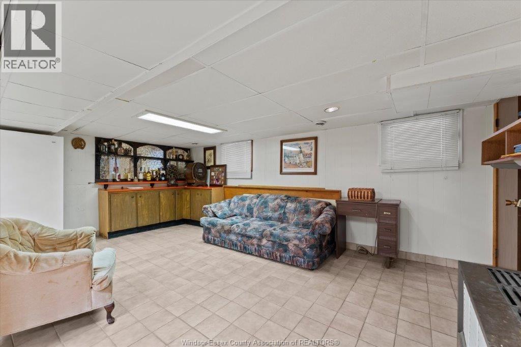 1663 ELSMERE - 28