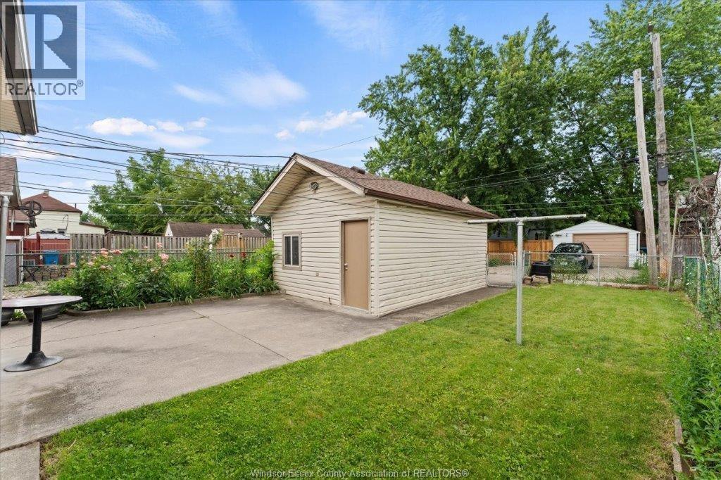 1663 ELSMERE - 34
