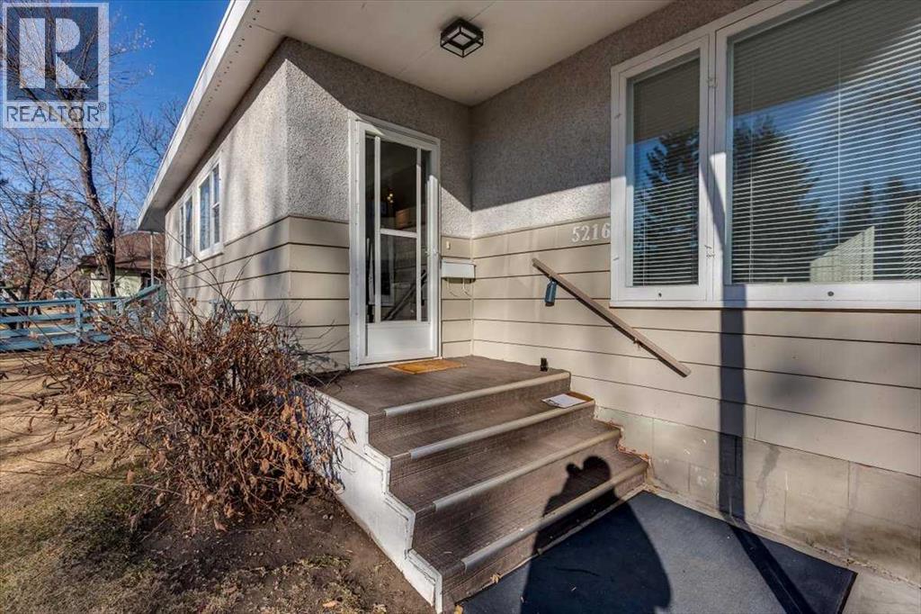 5218 & 5216 56 Ave - 16