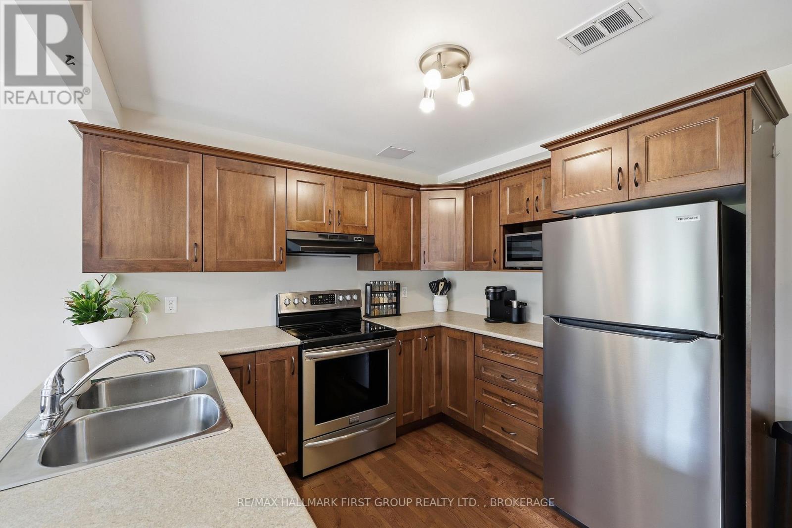 940 SWANFIELD STREET - 9