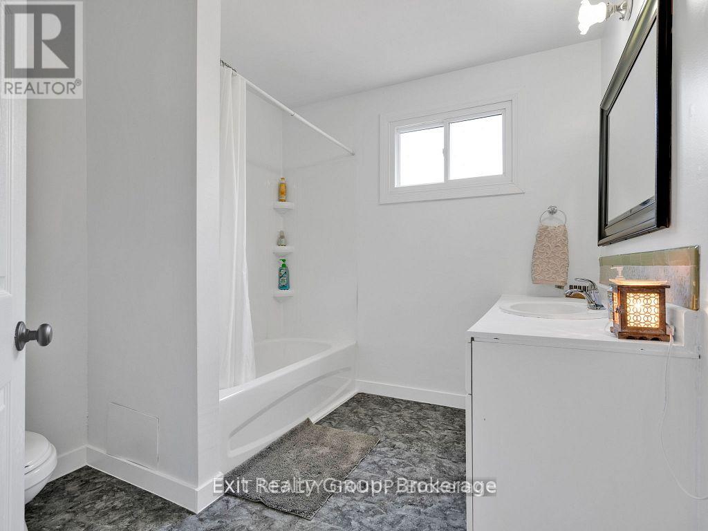 109 PRINCE EDWARD STREET - 22