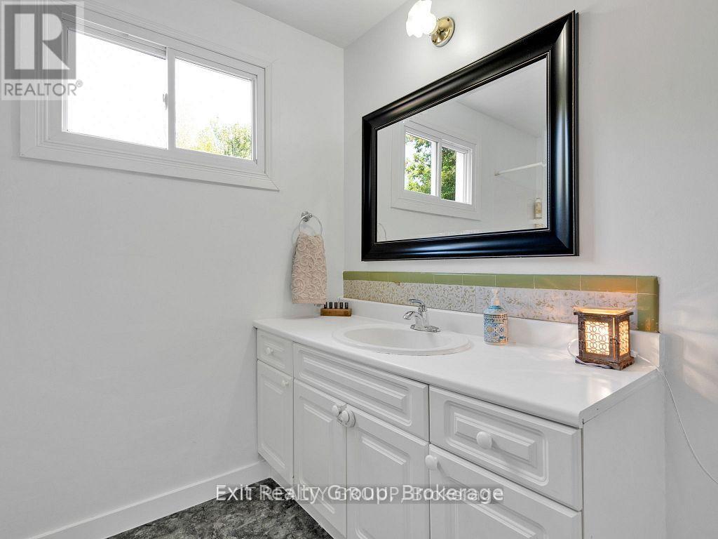 109 PRINCE EDWARD STREET - 23