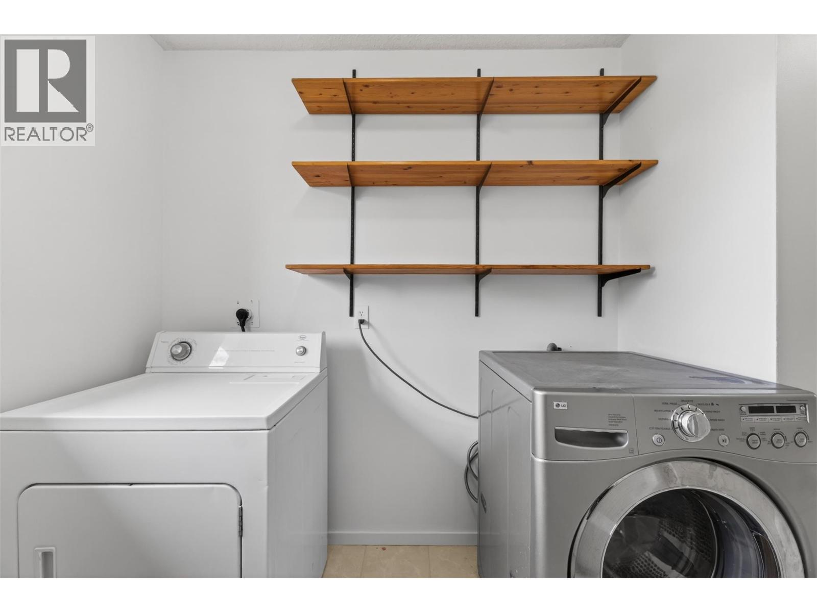 2731 Okanagan Avenue NE - 35