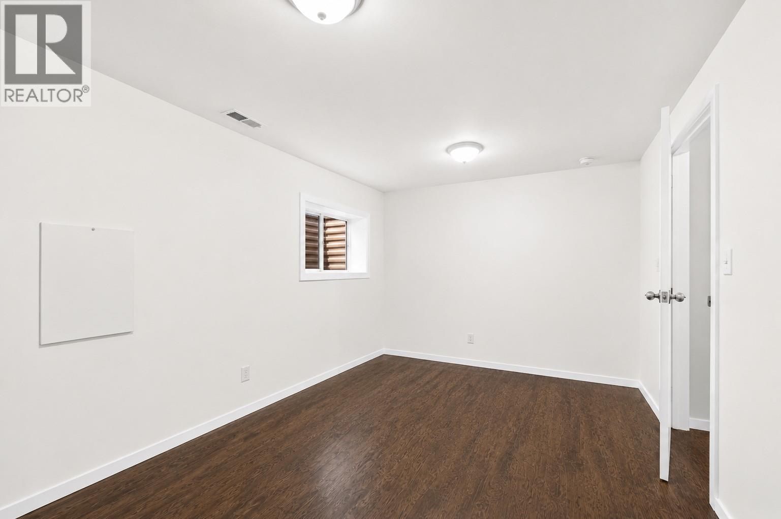 2731 Okanagan Avenue NE - 44