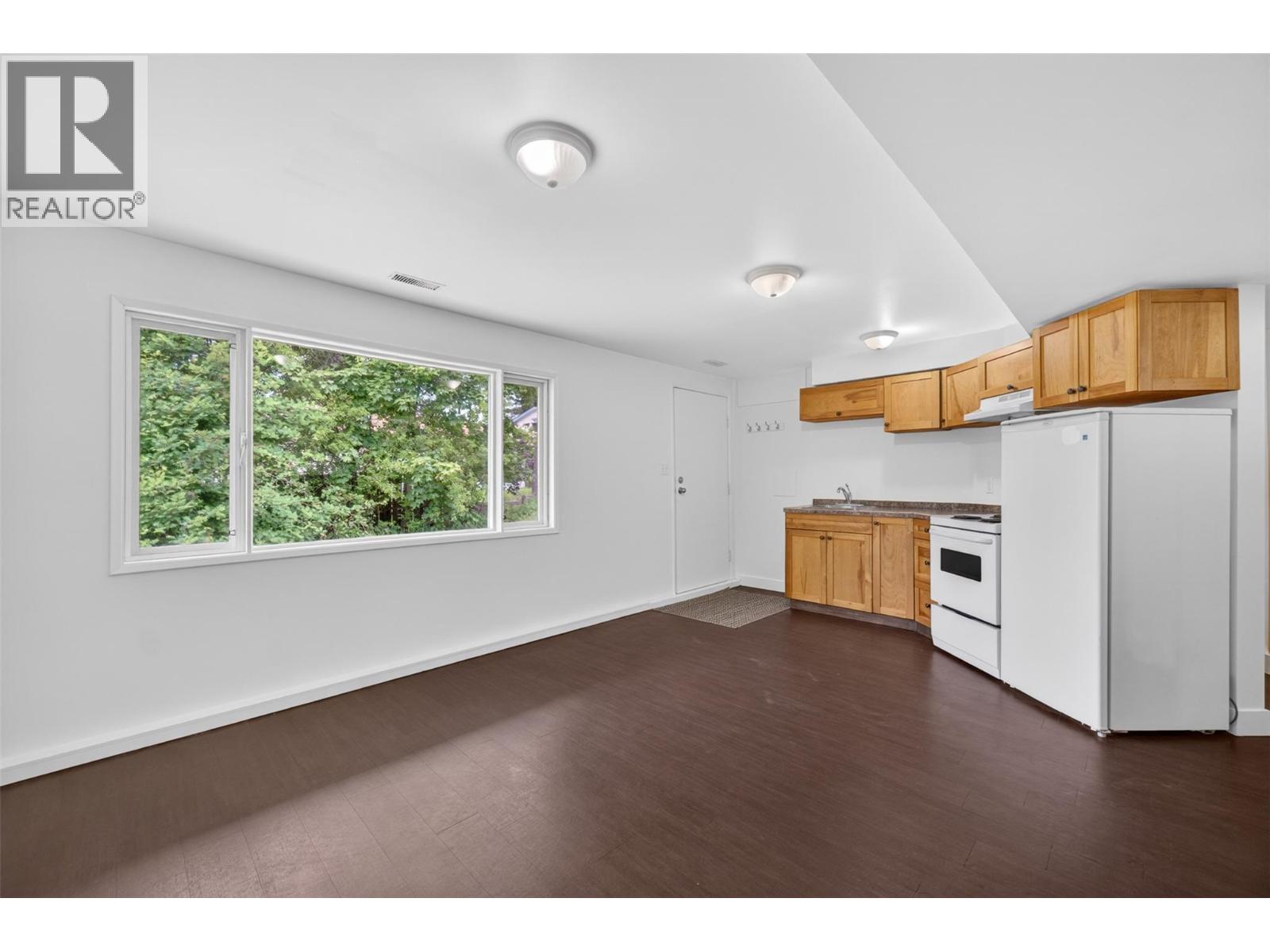 2731 Okanagan Avenue NE - 37