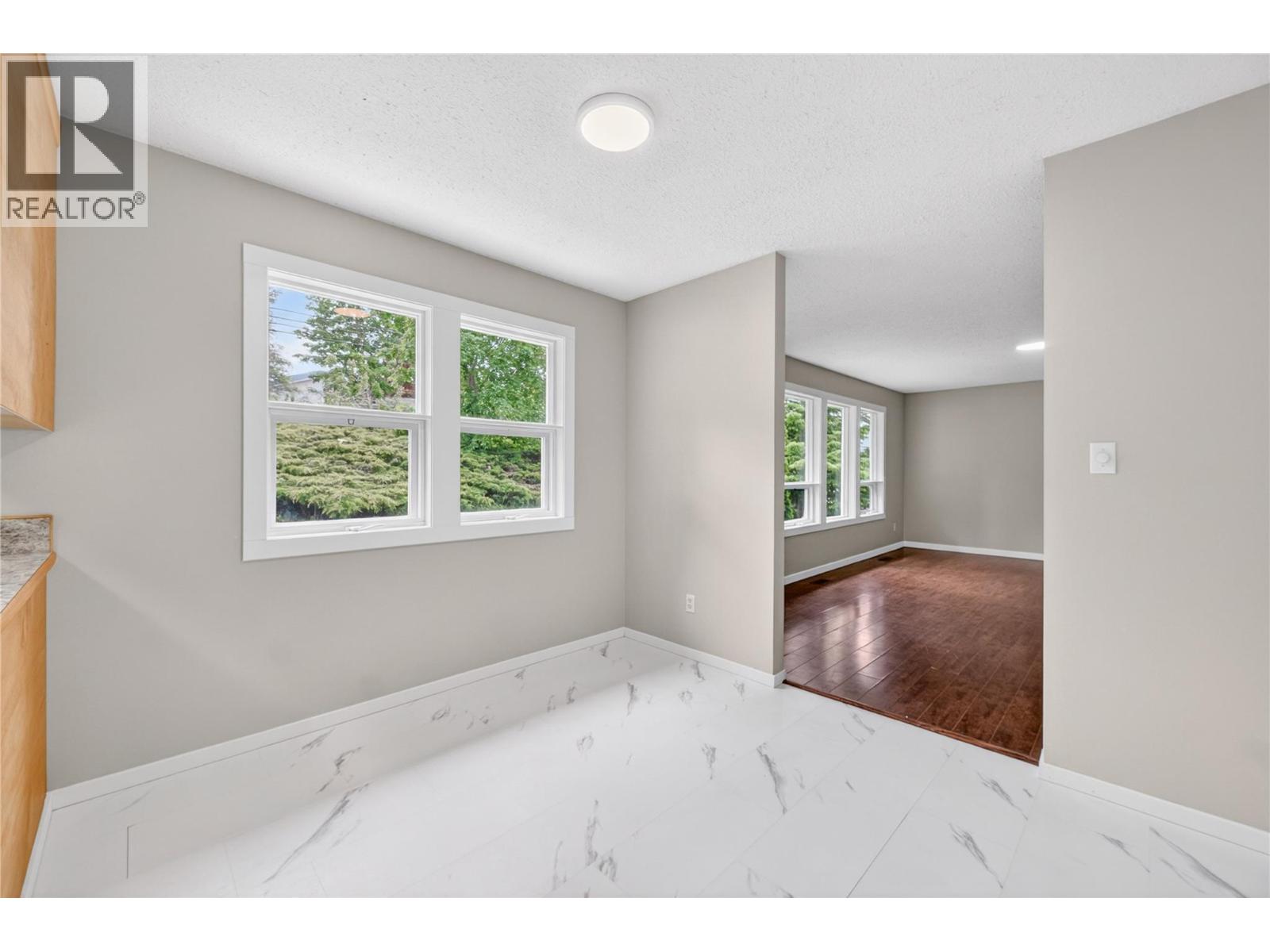 2731 Okanagan Avenue NE - 16
