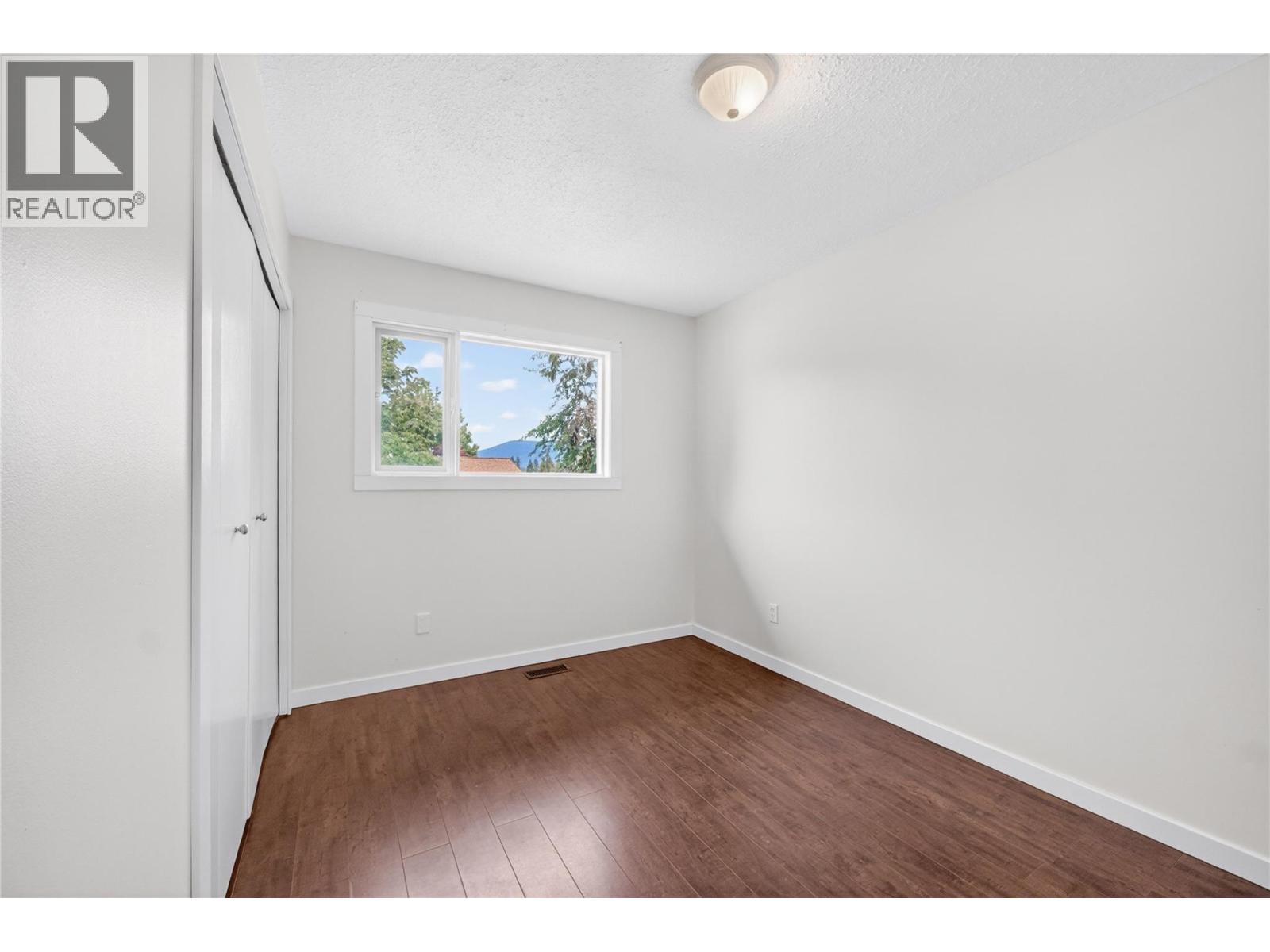 2731 Okanagan Avenue NE - 30