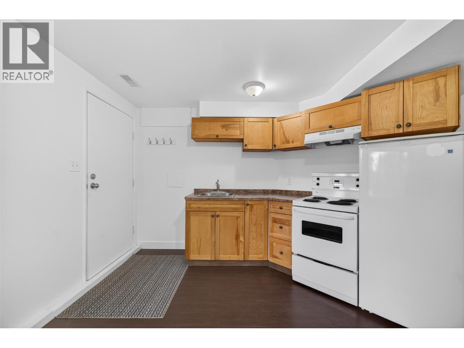 2731 Okanagan Avenue NE - 42