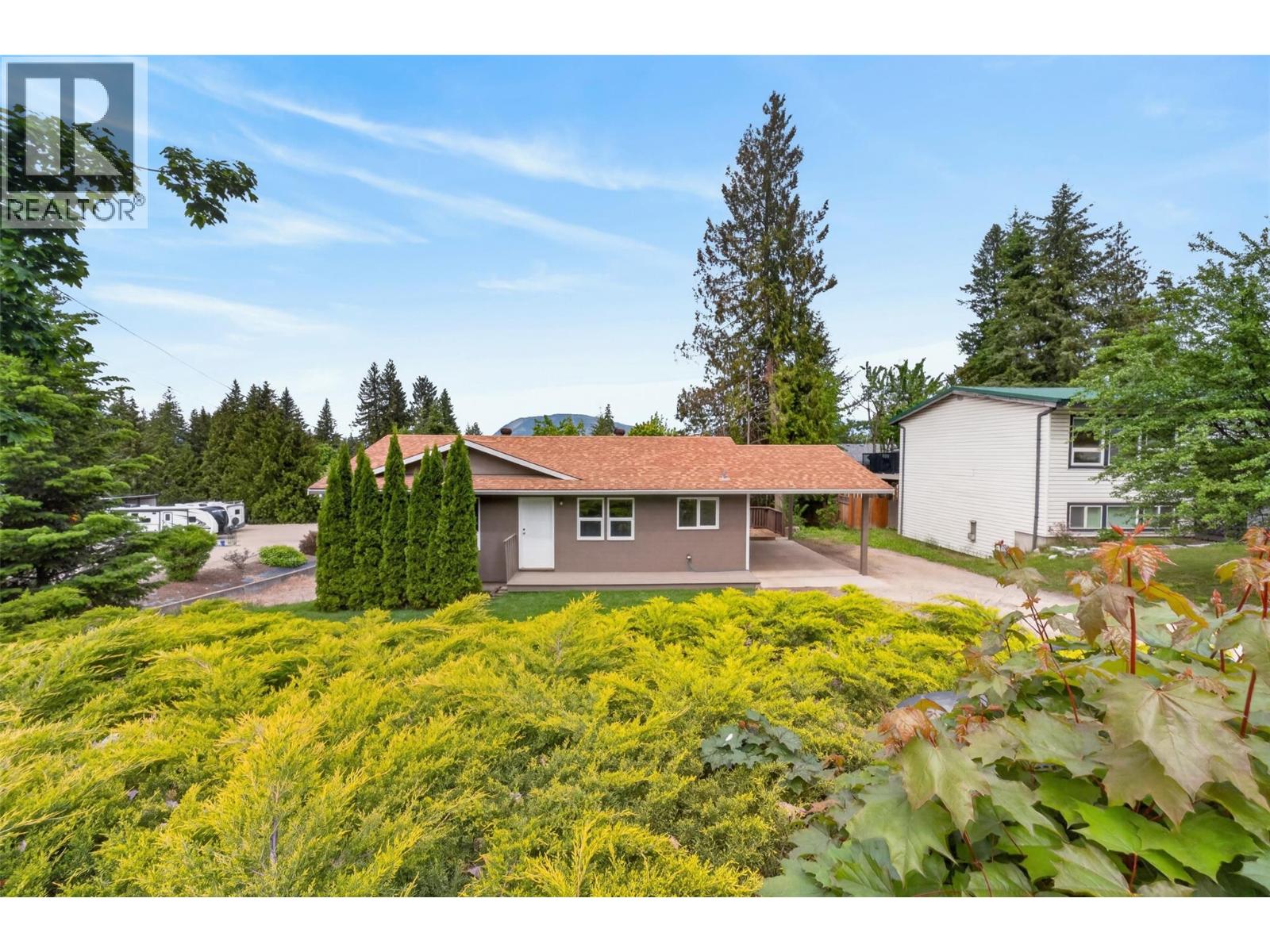 2731 Okanagan Avenue NE - 56