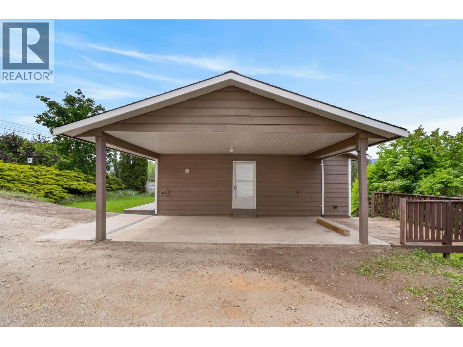 2731 Okanagan Avenue NE - 75