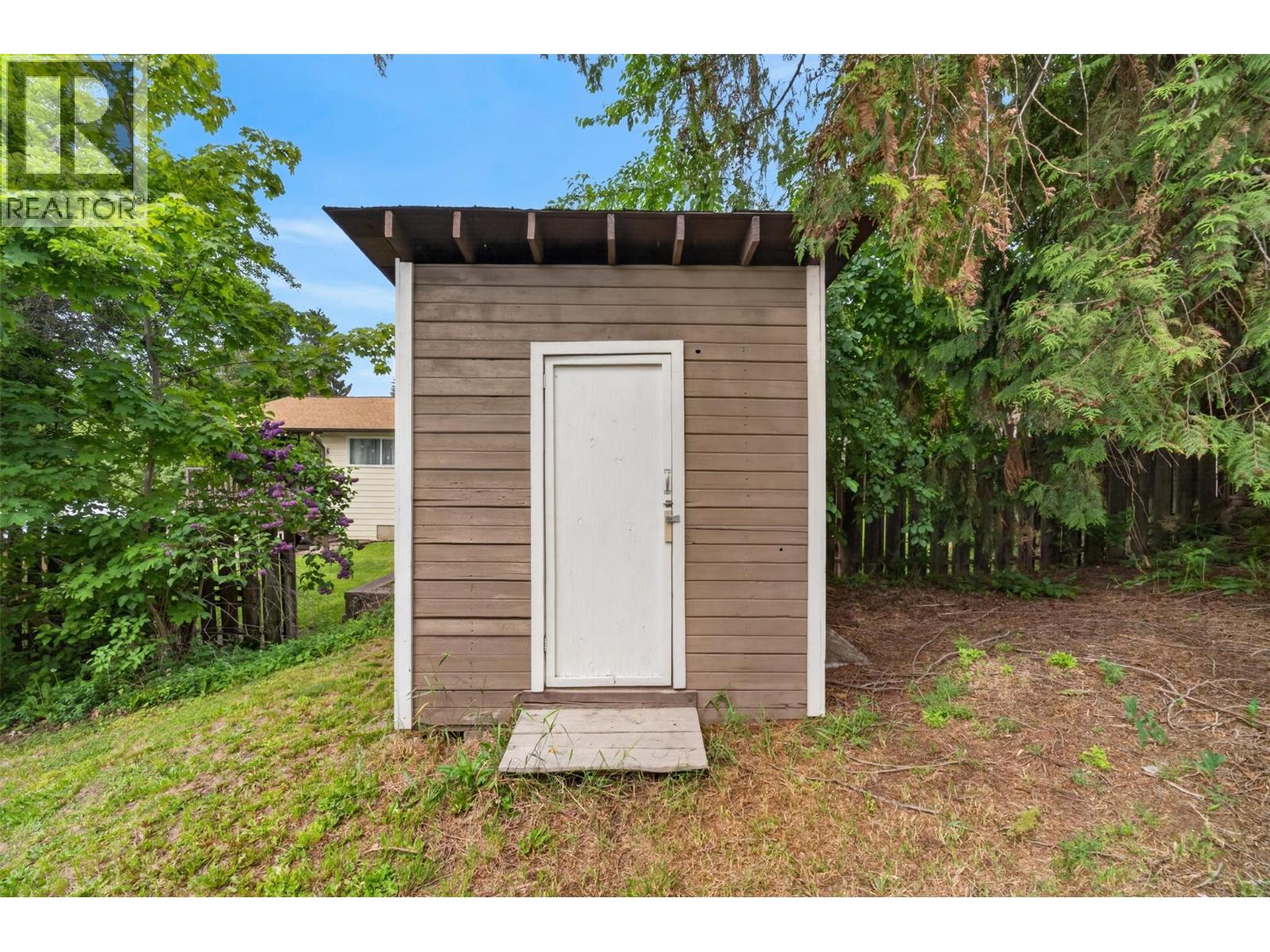 2731 Okanagan Avenue NE - 73