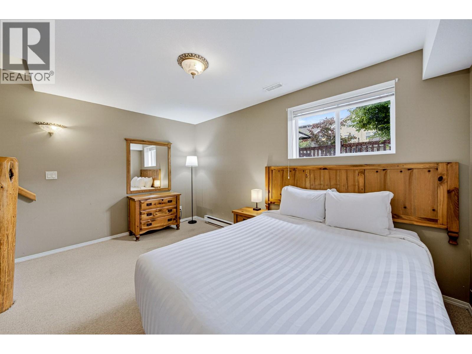 #1326 1300 RIVERSIDE Way - 34