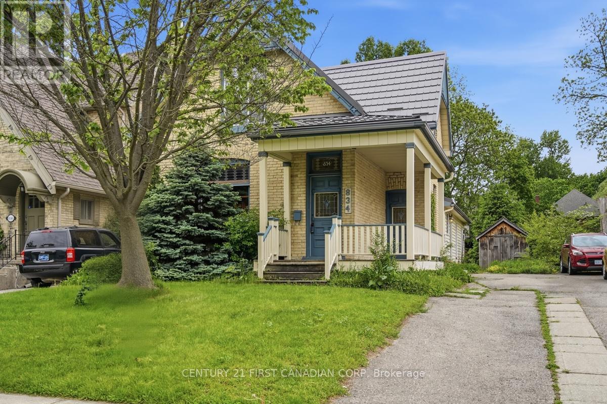 834 COLBORNE STREET - 1