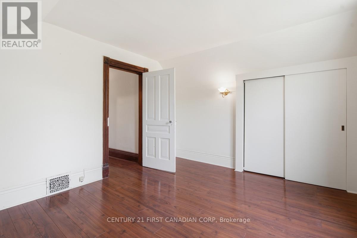 834 COLBORNE STREET - 20