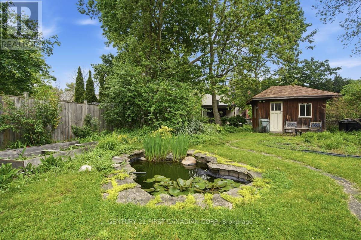 834 COLBORNE STREET - 31