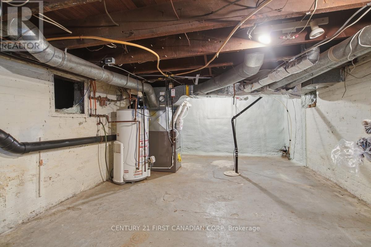 834 COLBORNE STREET - 34