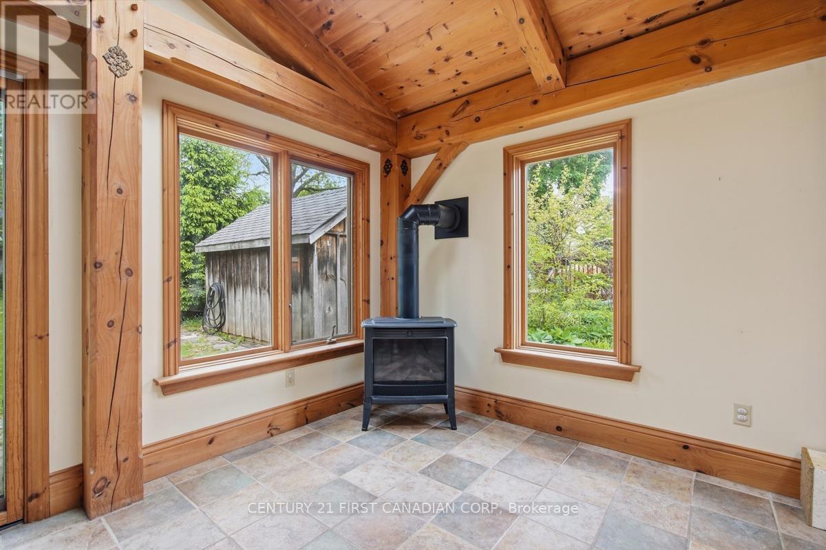 834 COLBORNE STREET - 9