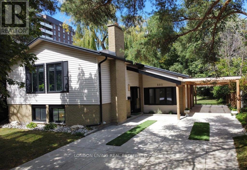 890 VISCOUNT ROAD - 1